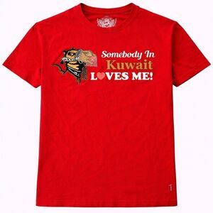 Somebody In Kuwait Loves Me Red Graphic T-Shirt Batee Design Cotton Tee L